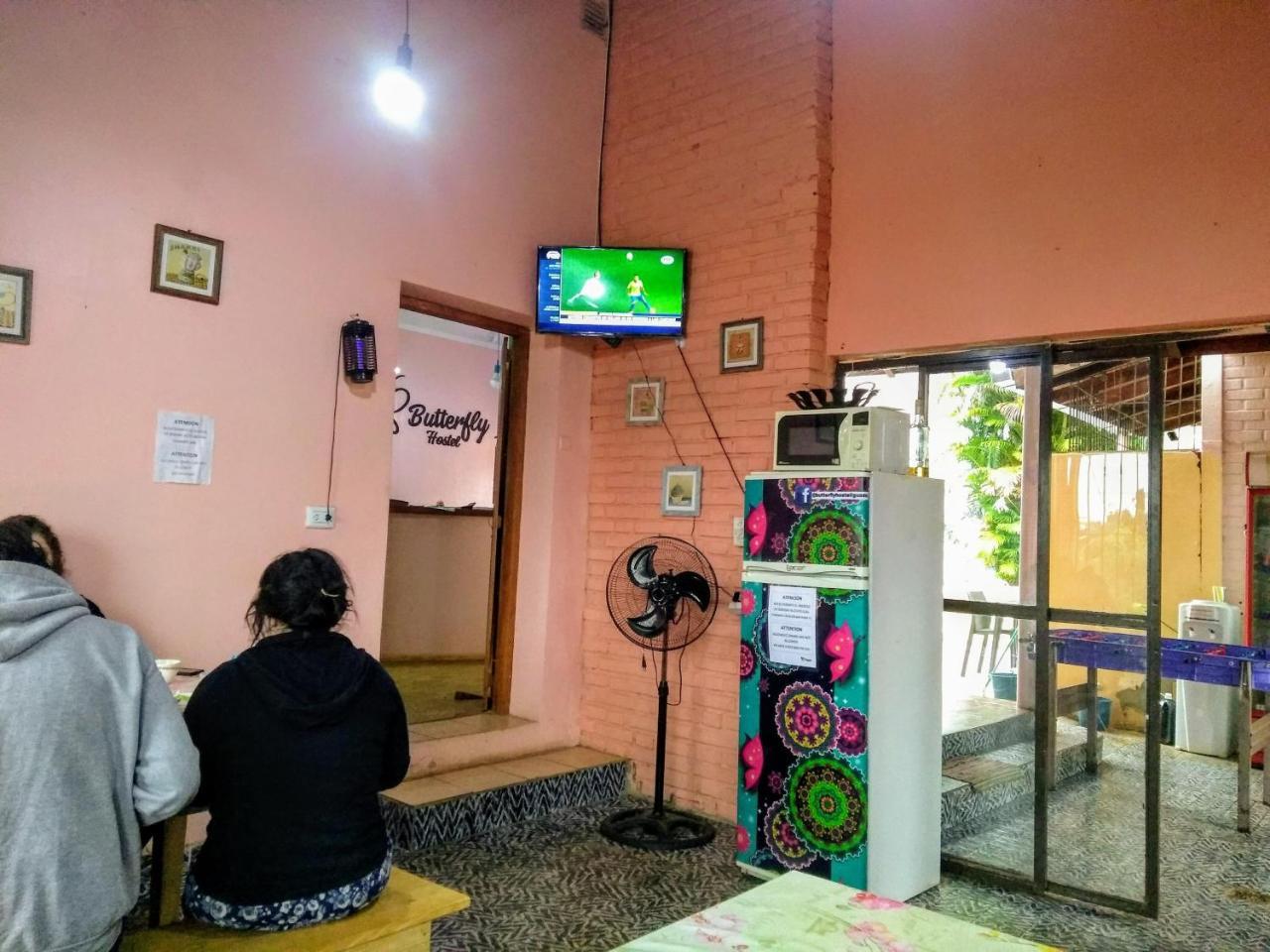 Butterfly Hostel Puerto Iguazu Exterior photo