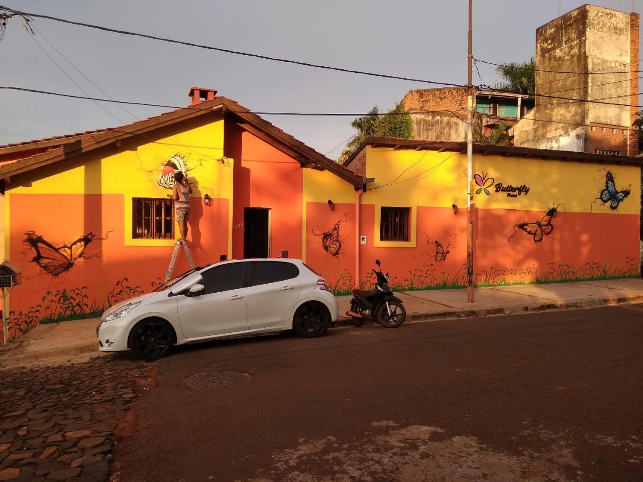 Butterfly Hostel Puerto Iguazu Exterior photo